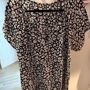 LC Lauren Conrad Black and Cream Patterned Blouse